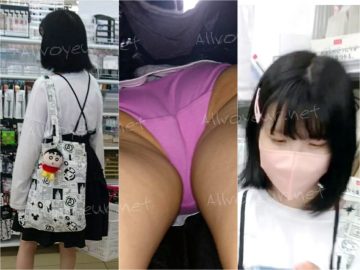 休日に友達とモールに来ていた女の子をパシャリ