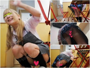 明るく元気に働く看板娘ちゃんあざとすぎる可愛いピンククロス柄ショーツ盗撮