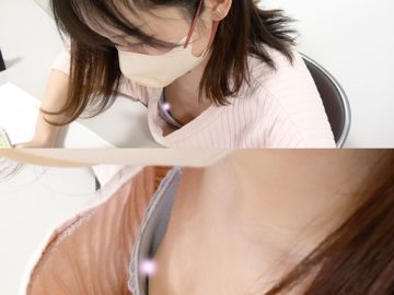 【個別指導塾】美巨乳女子大生/美女の胸元ズームで乳首まで丸見えでした。【胸チラ/パンチラ】 【個別指導塾】美巨乳女子大生/美女の胸元ズームで乳首まで丸見えでした。【胸チラ/パンチラ】